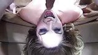 Casey Calvert - hübsche Blondine lässt sich in den Mund spritzen