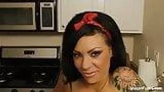 Mason Moore squirtet beim pov Sex