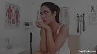 Capri Cavanni ist eine geile Krankenschwester