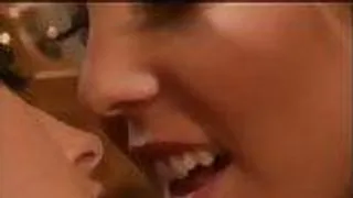 Heisse Lesben Jenna und moniqü lecken sich